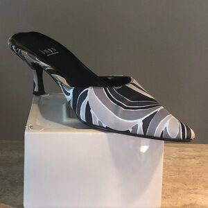 Elegant Black and Gray Women's Mules
